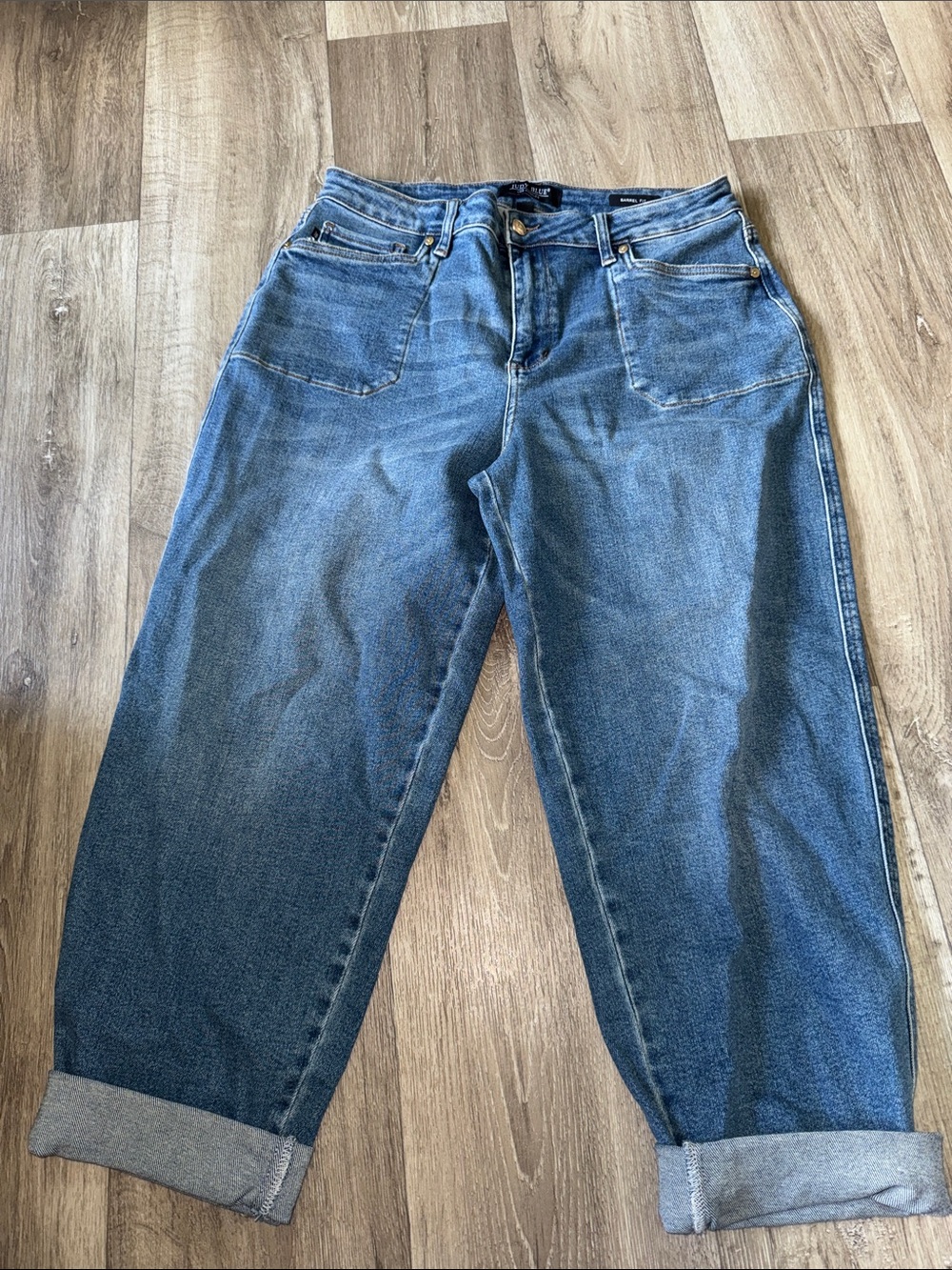 Judy Blue Relaxed Boyfriend Jeans - Medium Blue Wash